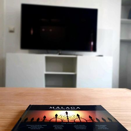 Apartamento Vacacional Cuarteles Málaga Buitenkant foto