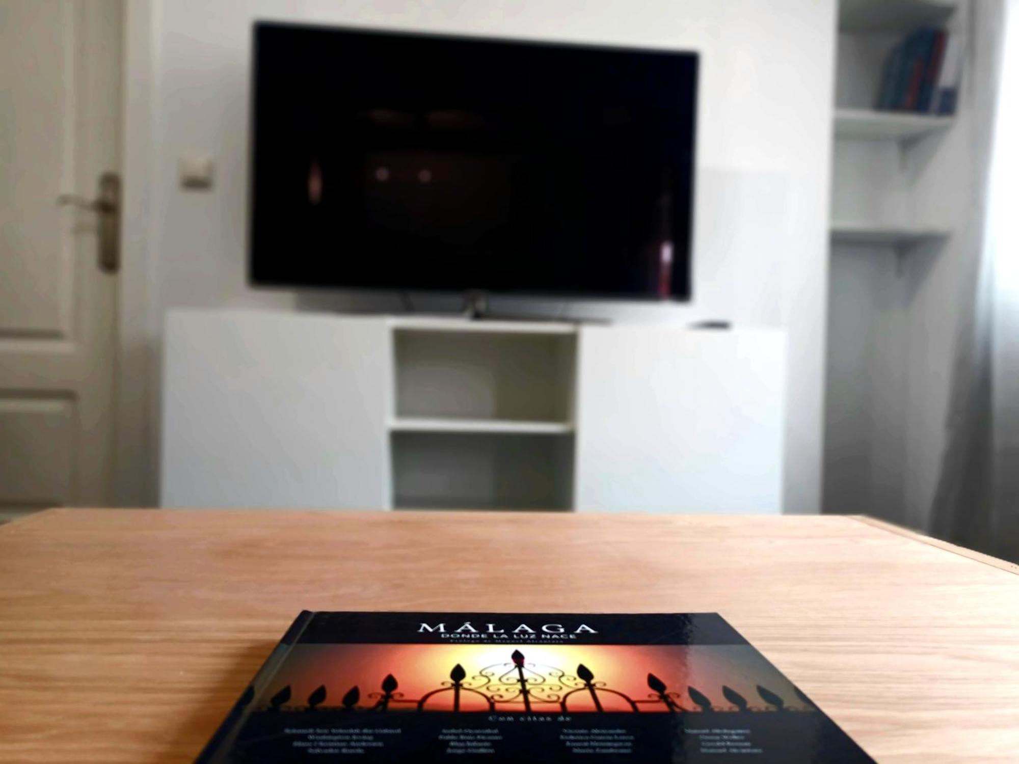 Apartamento Vacacional Cuarteles Málaga Buitenkant foto